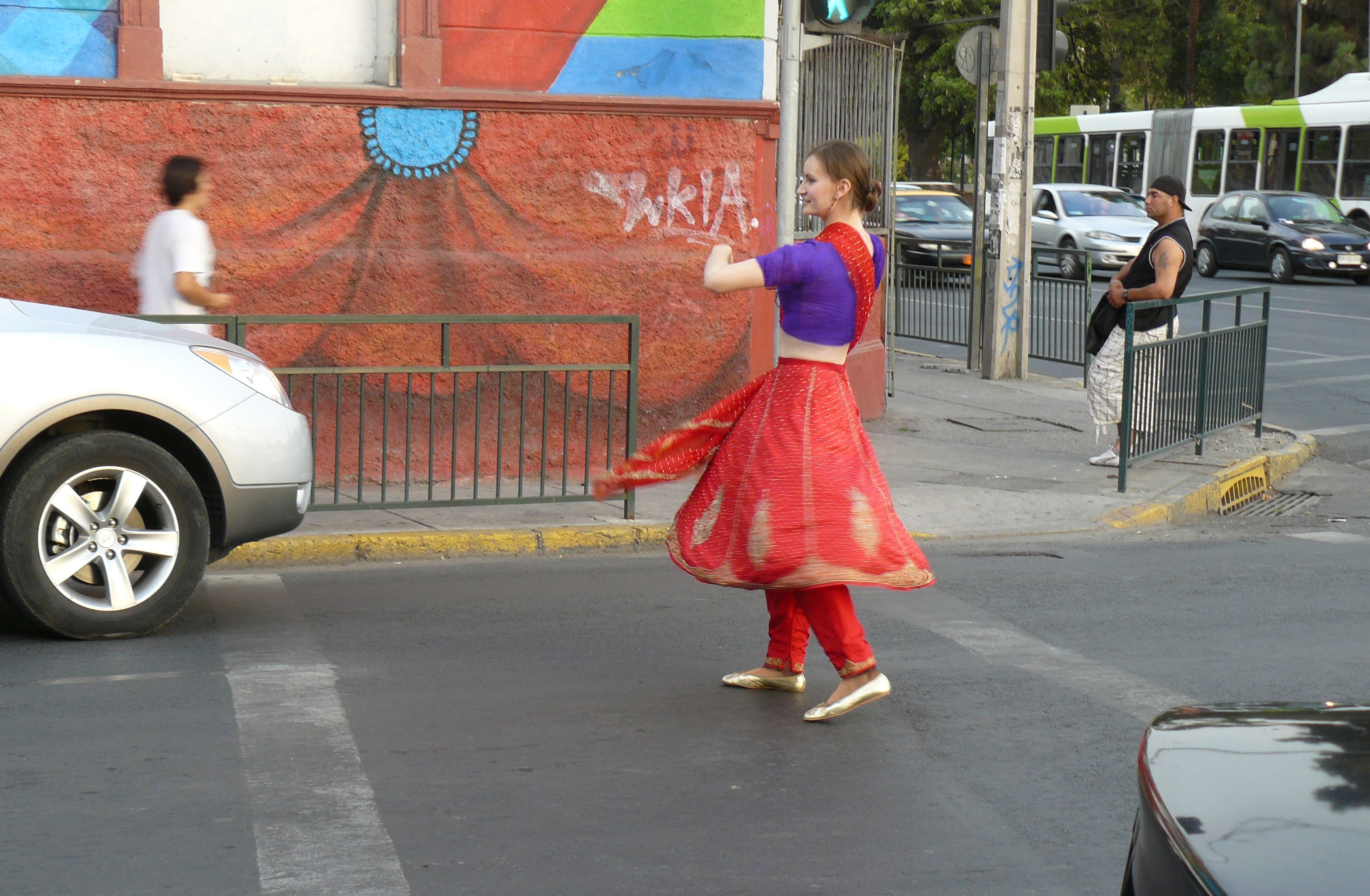 Santiago de Chile street dancer